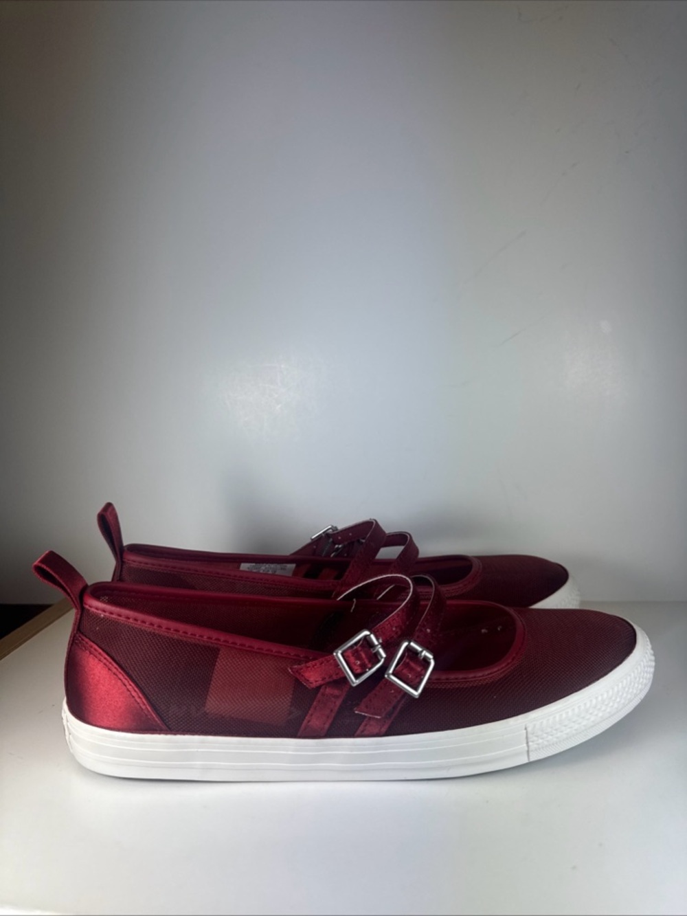 Converse Chuck Taylor Burgundy Dainty Mary Jane Sneakers Women’s Size 10